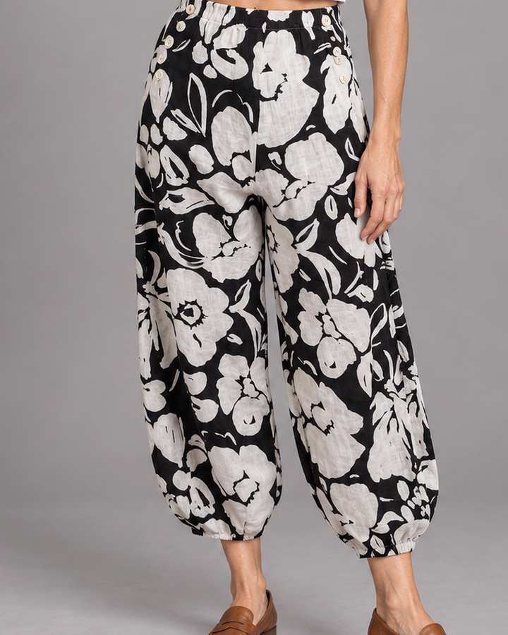 Bryn Walker Genie Pant in Tapioca, print linen, detail view on model