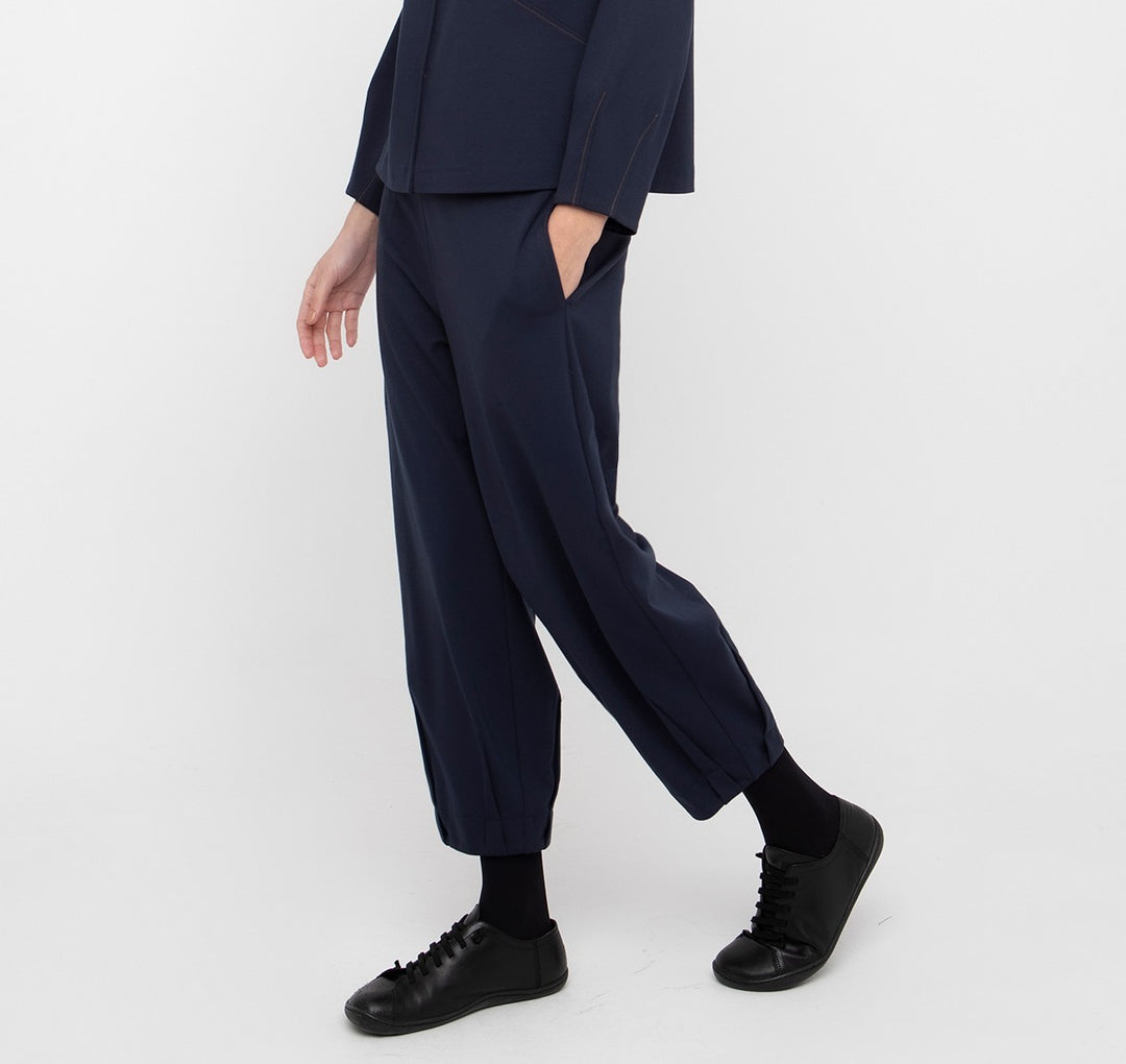 Ozai N Ku - Modern Navy Barrel-Leg Ankle Pants