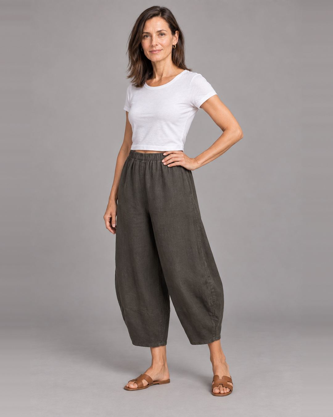 Bryn Walker Oliver Pant in Peppercorn, light linen, front view on model
