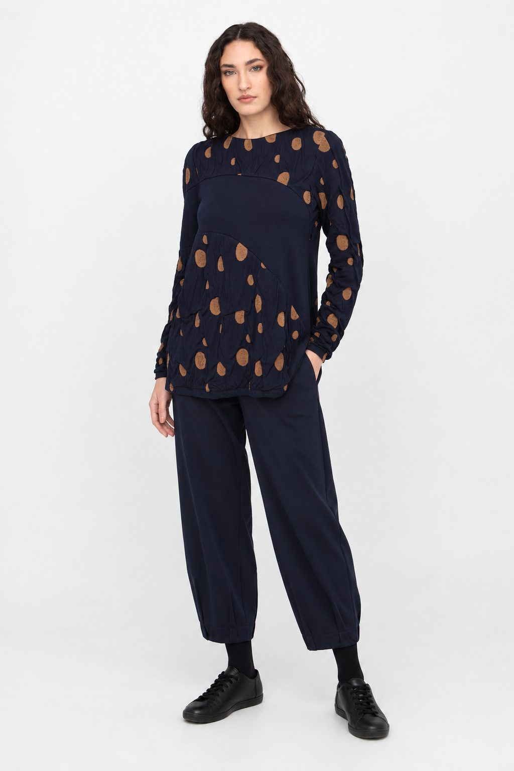 Ozai N Ku - Modern Navy Barrel-Leg Ankle Pants