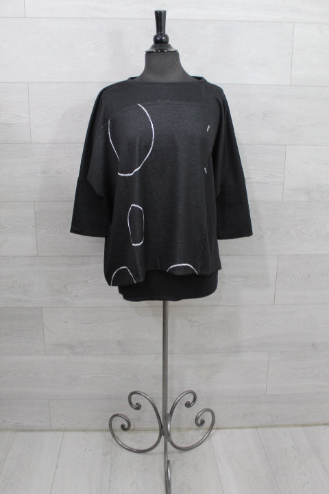 Ozai N Ku - Circle Pullover