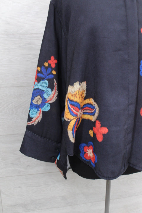 Boutique Karma - Print Shirt