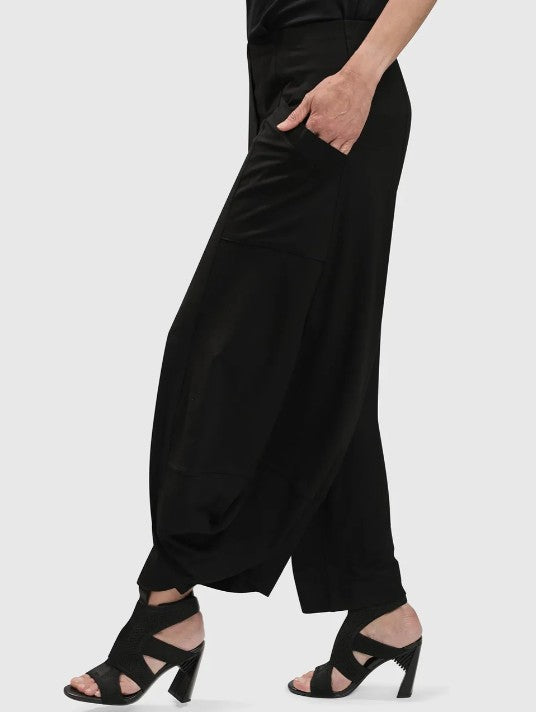 Alembika Pant - Essential Punto Pockets Pants, Black