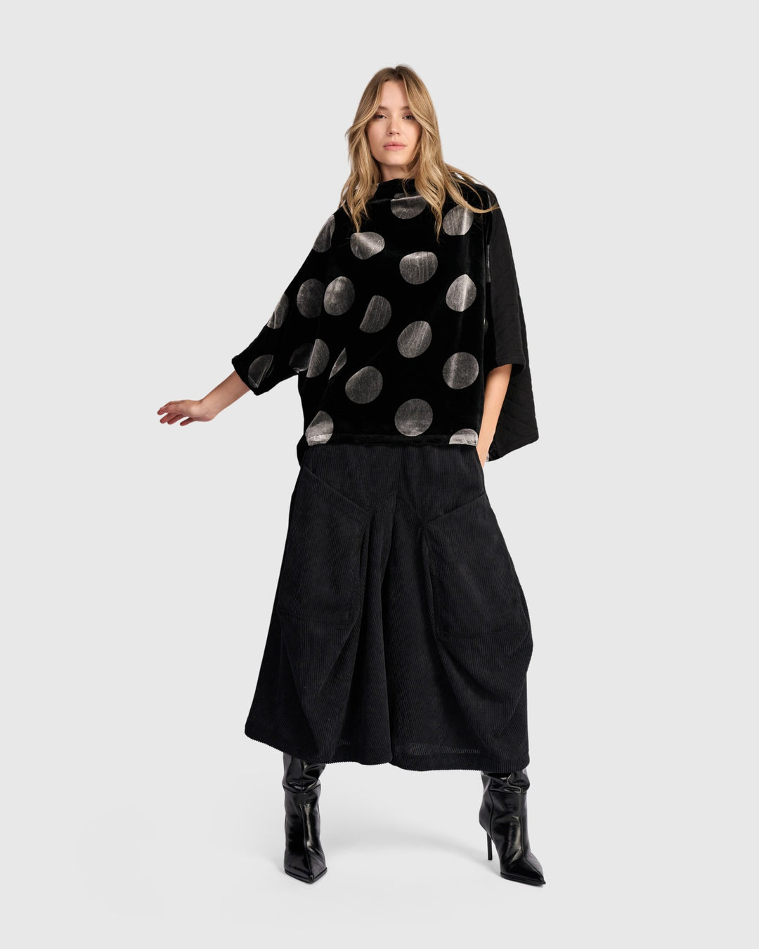 Alembika Tops - Everyday Velvet Funnel Pullover Top, Black/Silver Dot