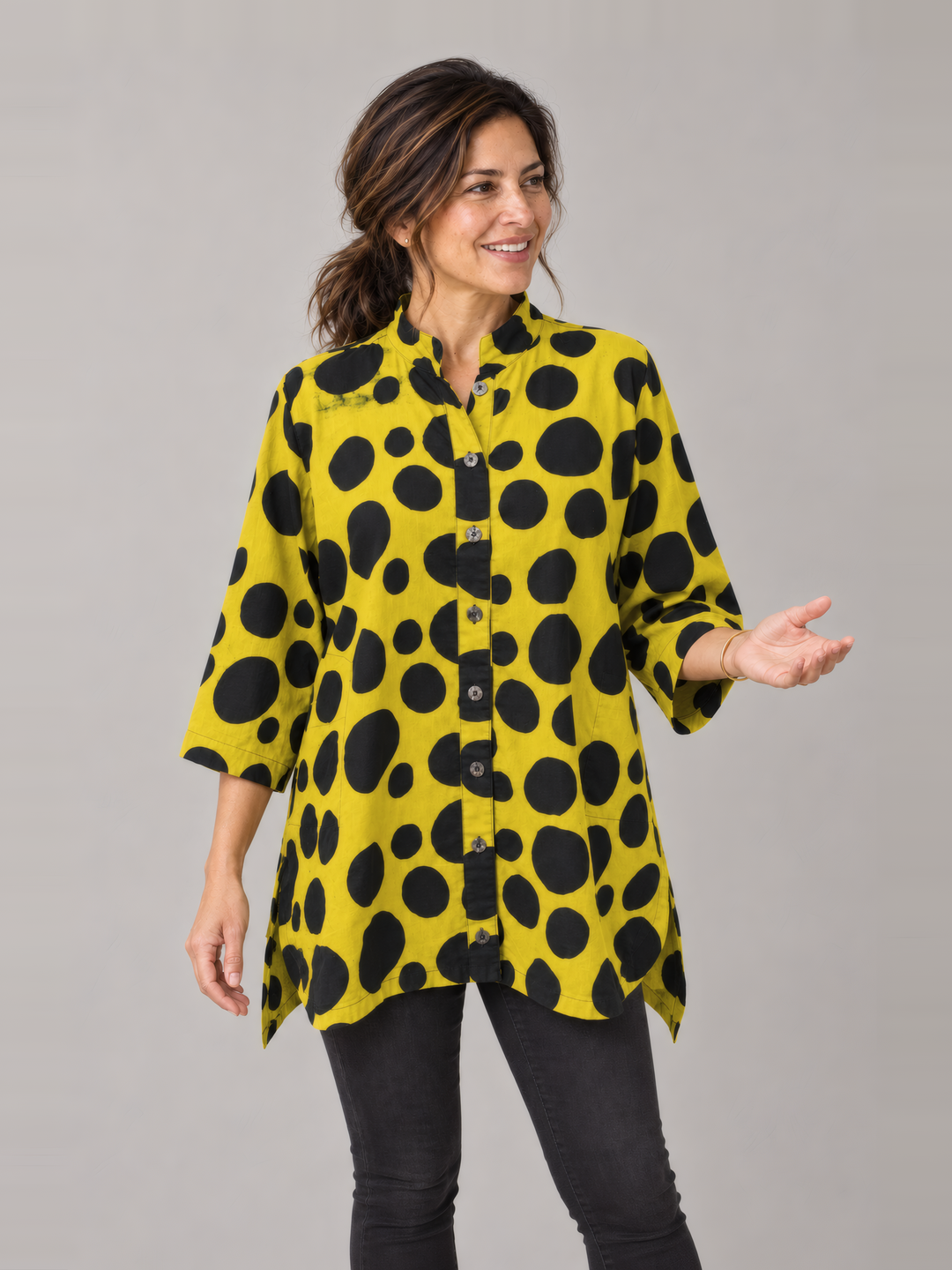 Adverb Therefore in Yellow and Black, front view on model