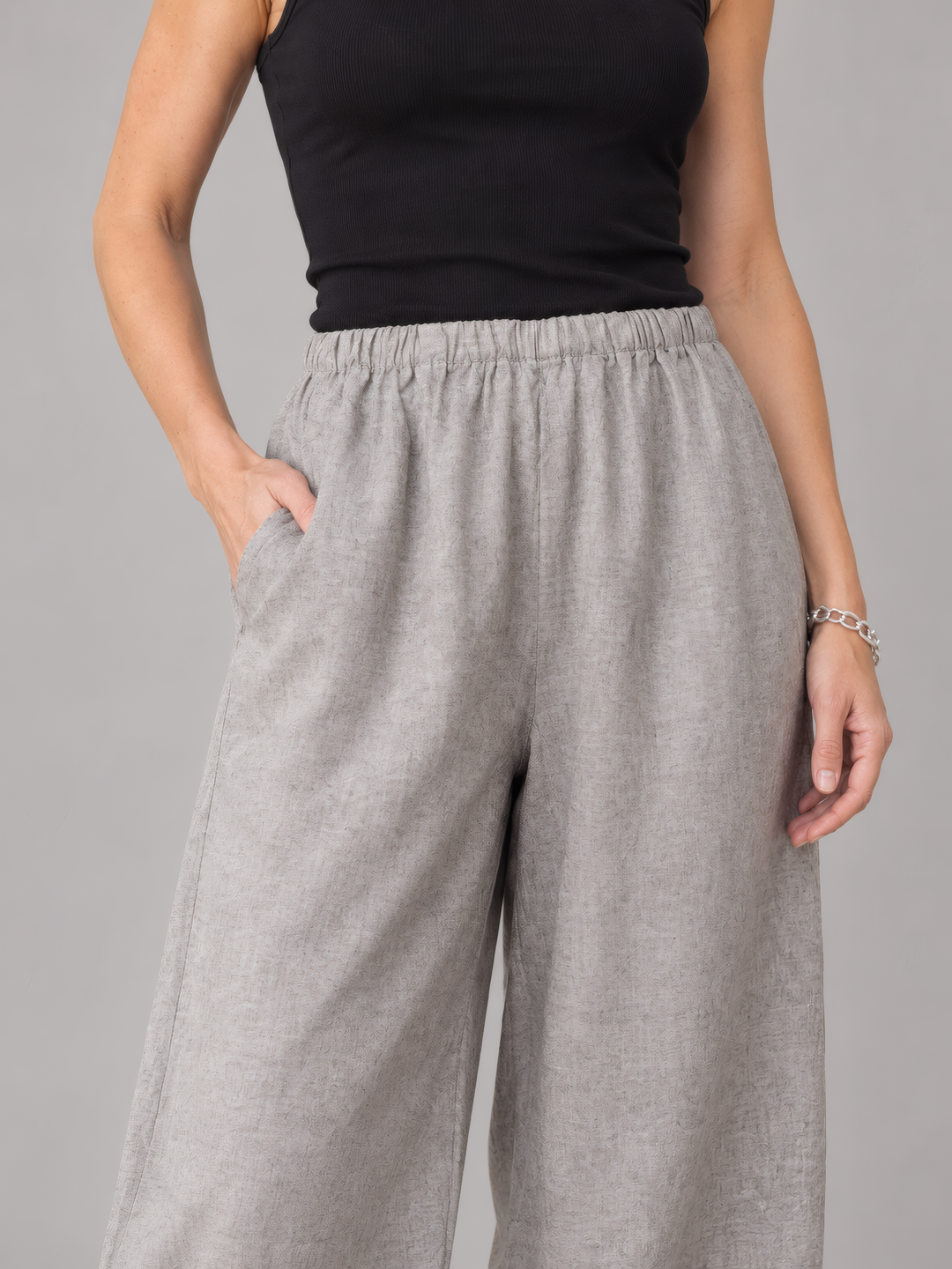 Bryn Walker Cross-Dyed Linen Oliver Pant in Radda, close up of the fabric and details