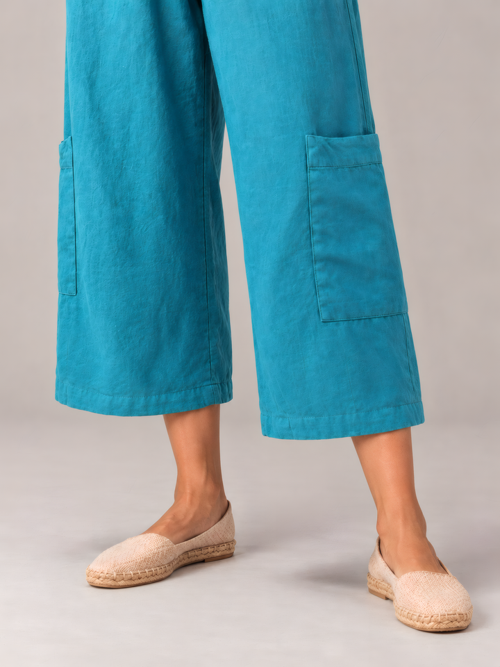 Bryn Walker Heavy Linen Casbah Pant in Garda, close up of the fabric and details