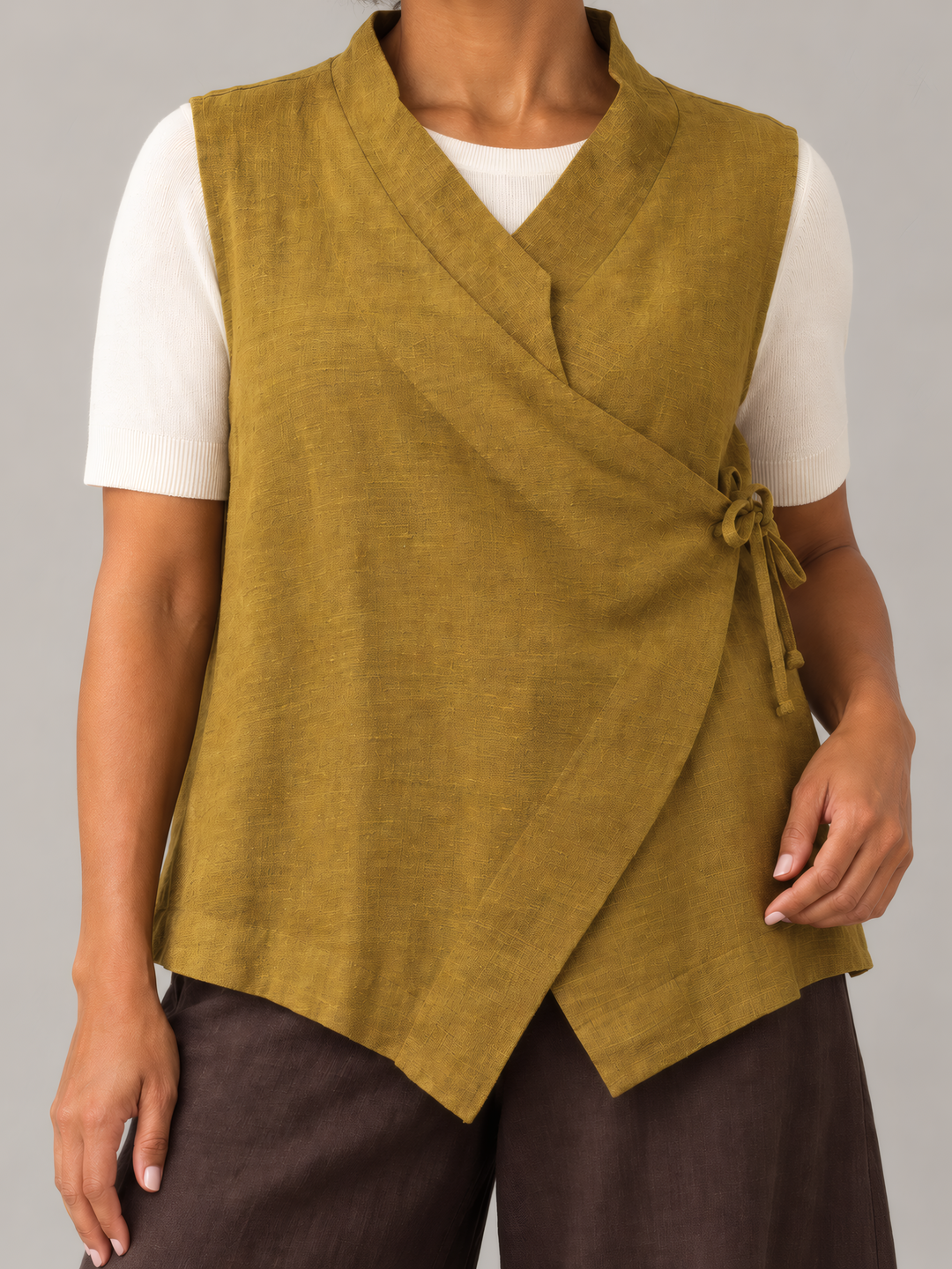 Bryn Walker Heavy Linen Koryo Vest in Honeycomb, close up of the fabric and details