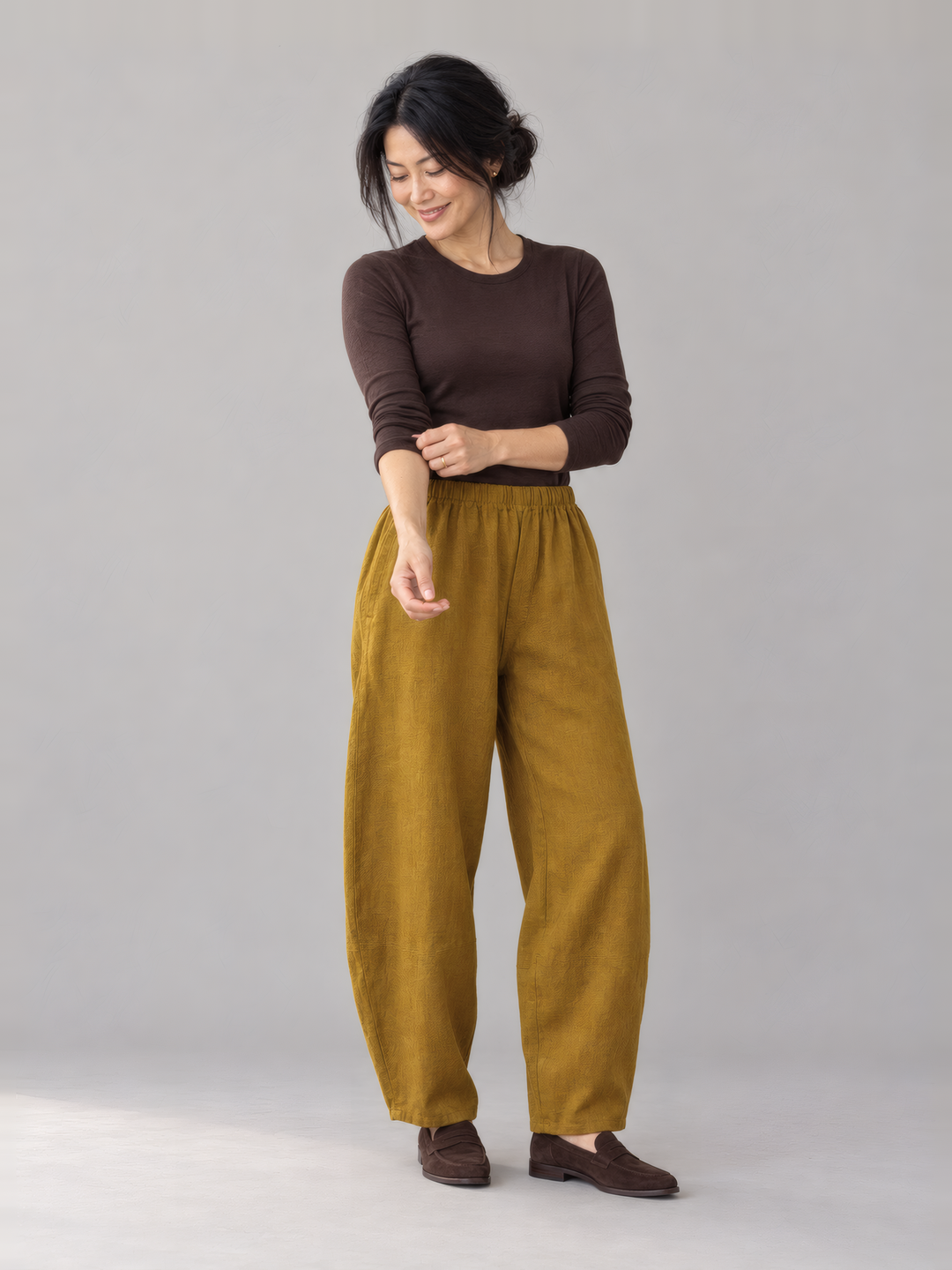 Bryn Walker Heavy Linen Oliver Pant in Honeycomb, front view on model