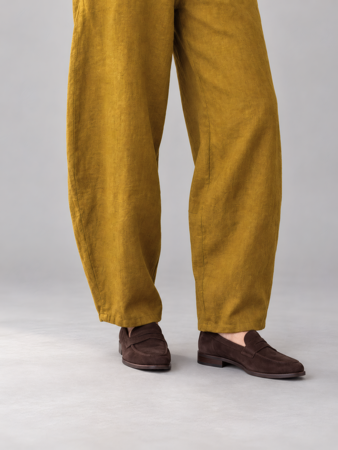 Bryn Walker Heavy Linen Oliver Pant in Honeycomb, close up of the fabric and details