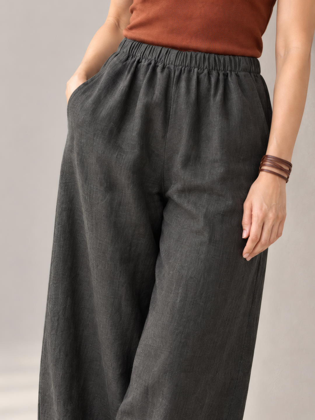 Bryn Walker Heavy Linen Oliver Pant in Kelp, close up of the fabric and details