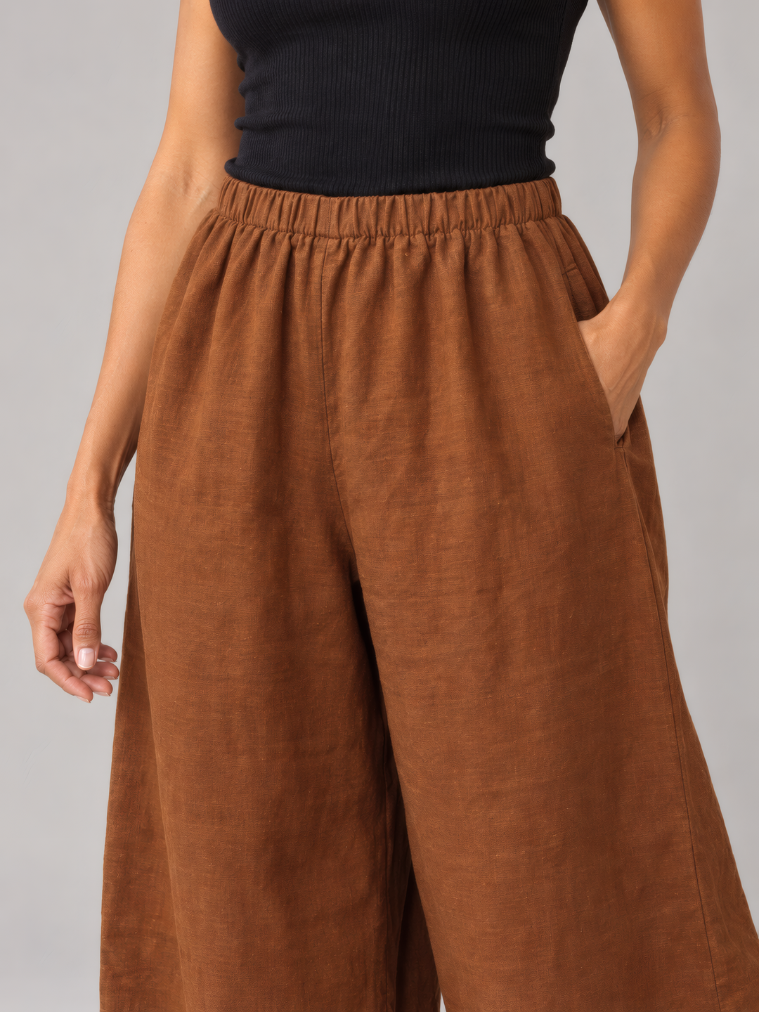 Bryn Walker Heavy Linen Oliver Pant in Pinecone, close up of the fabric and details