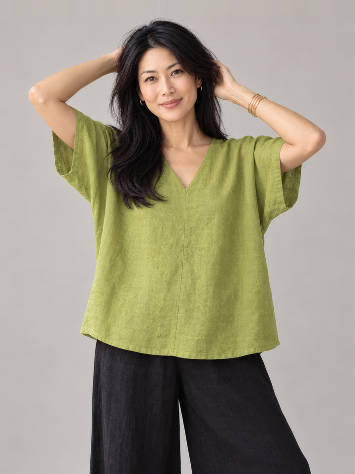 Bryn Walker Light Linen Baxter Tunic in Lacewing, front view on model