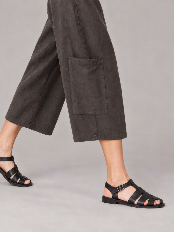 Bryn Walker Light Linen Casbah Pant in Kelp, close up of the fabric and details