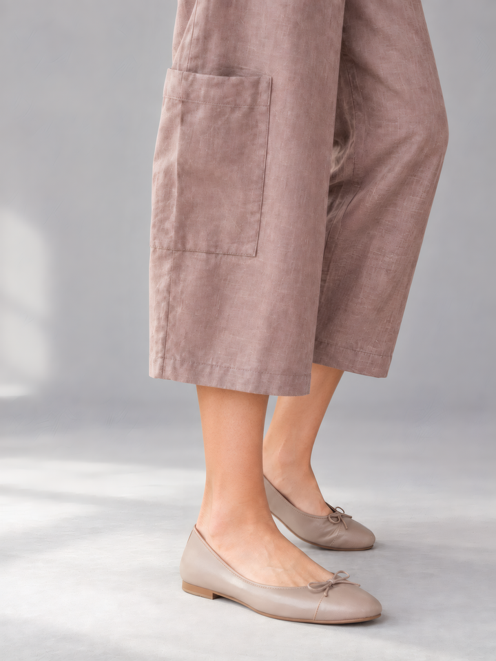 Bryn Walker Light Linen Casbah Pant in Owl, close up of the fabric and details
