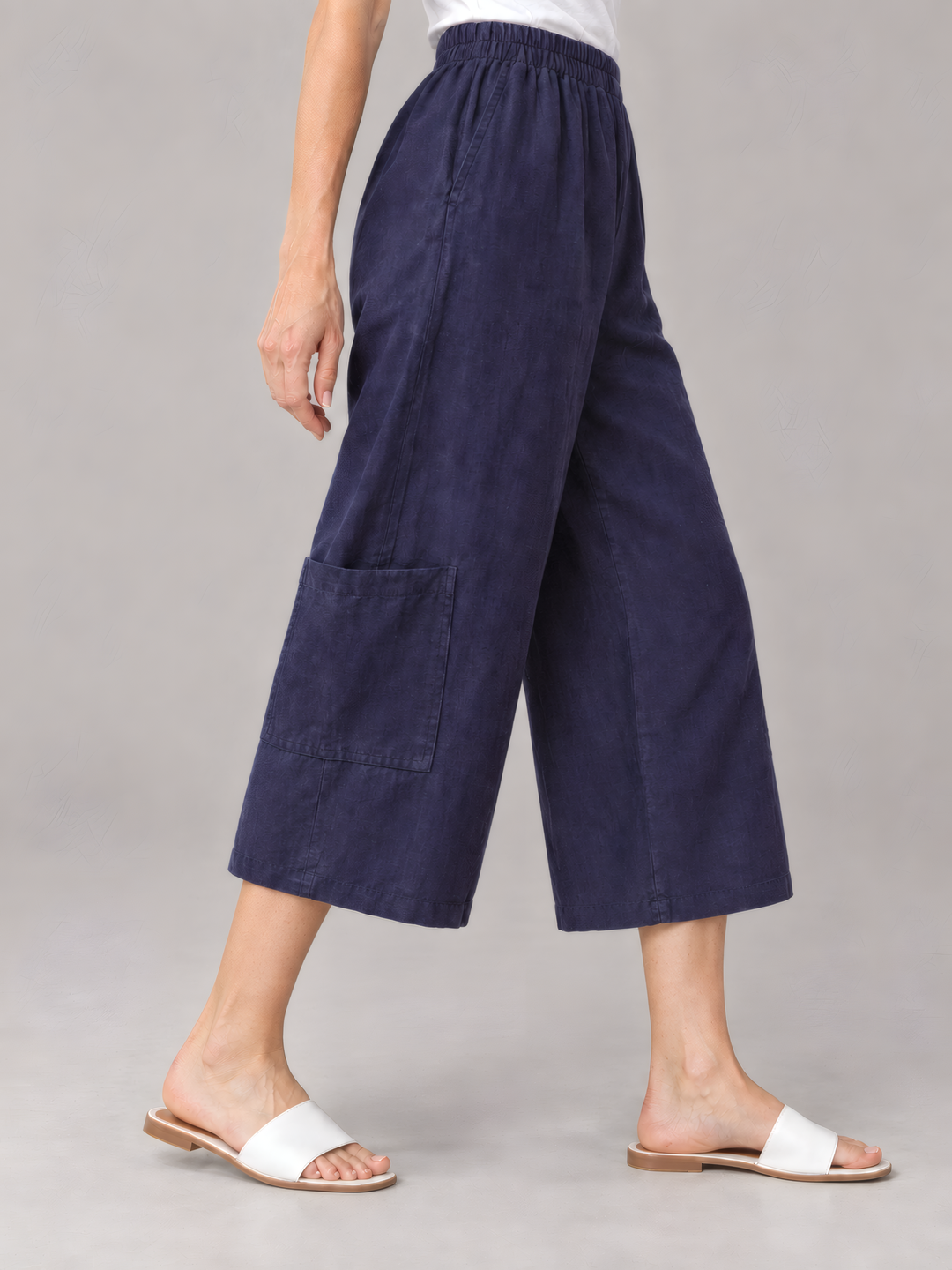 Bryn Walker Light Linen Casbah Pant in Stargaze, close up of the fabric and details