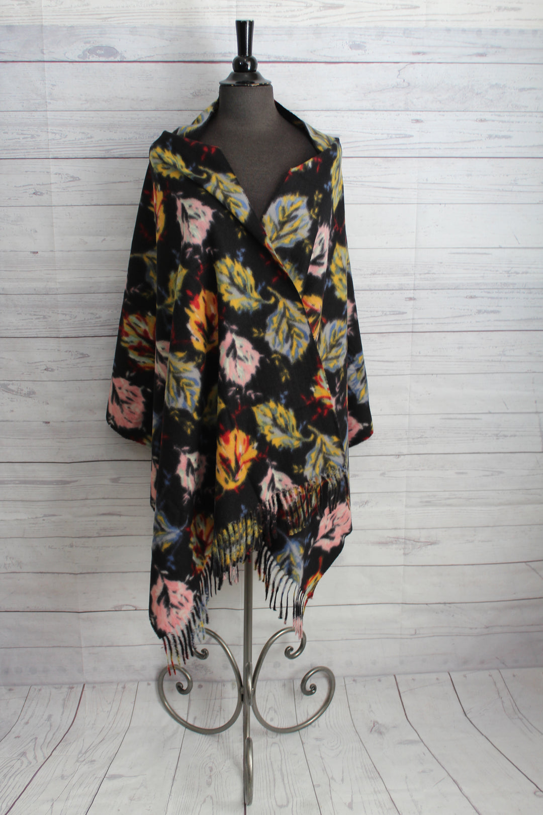 Multi Leaves Print Scarf - Shopboutiquekarma