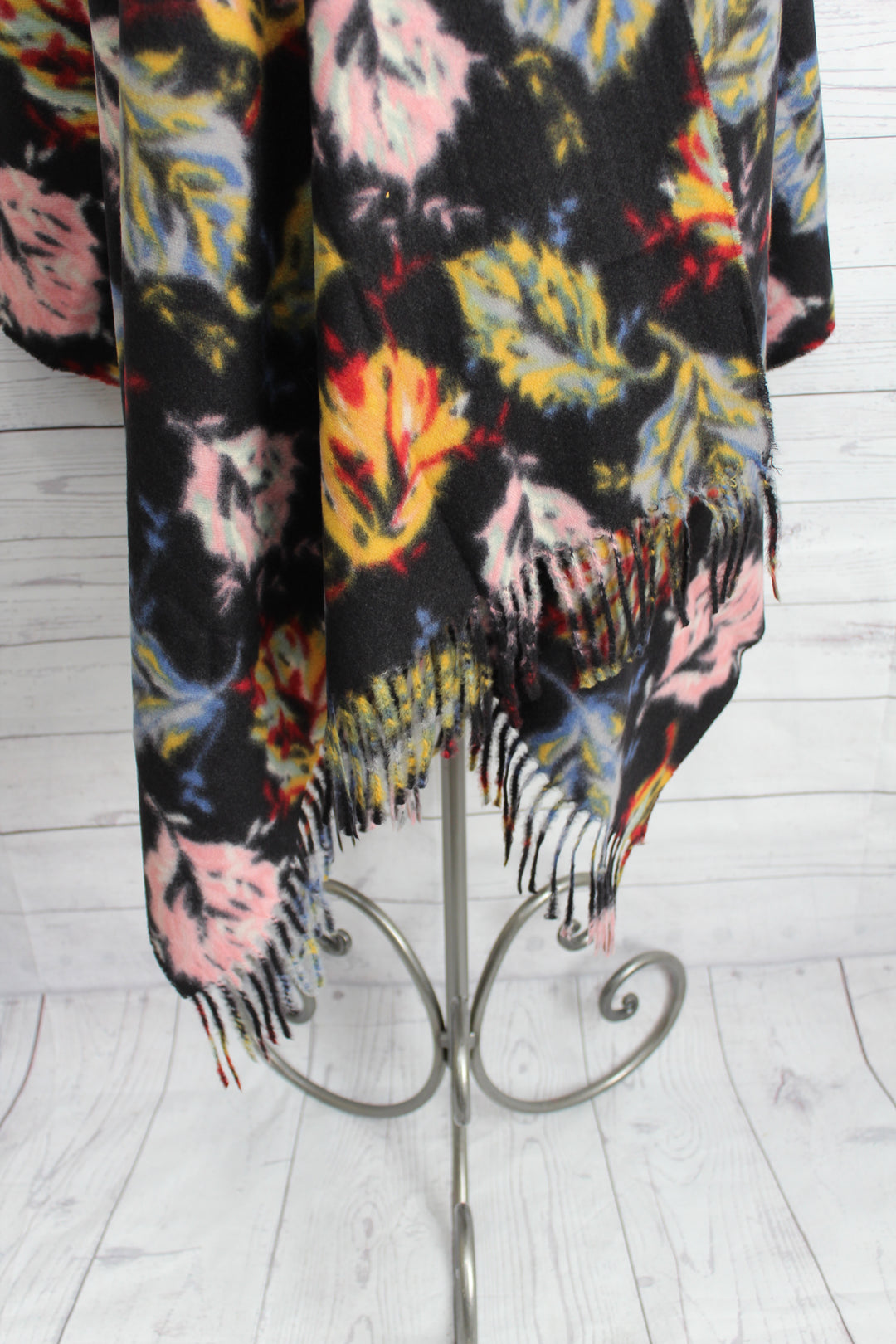 Multi Leaves Print Scarf - Shopboutiquekarma