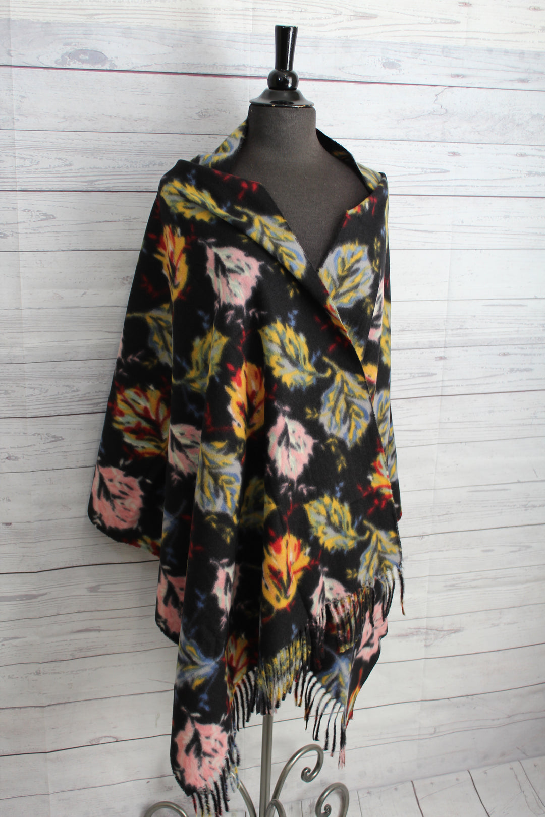 Multi Leaves Print Scarf - Shopboutiquekarma