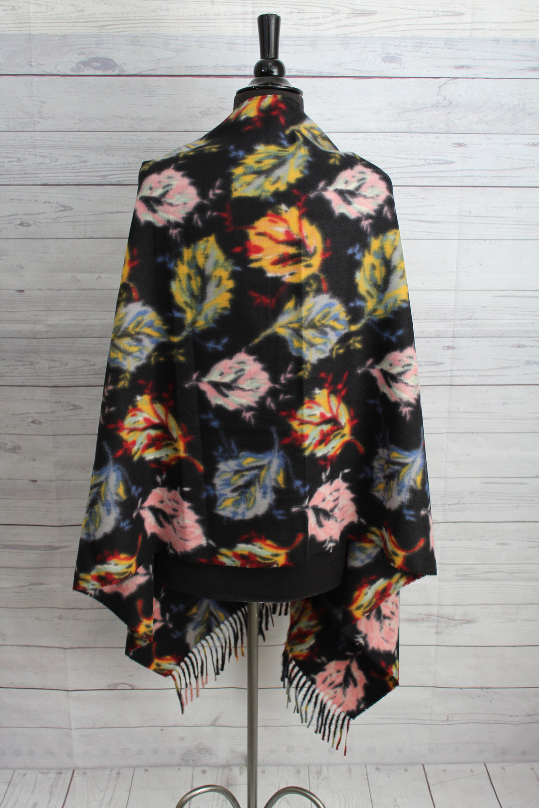 Multi Leaves Print Scarf - Shopboutiquekarma