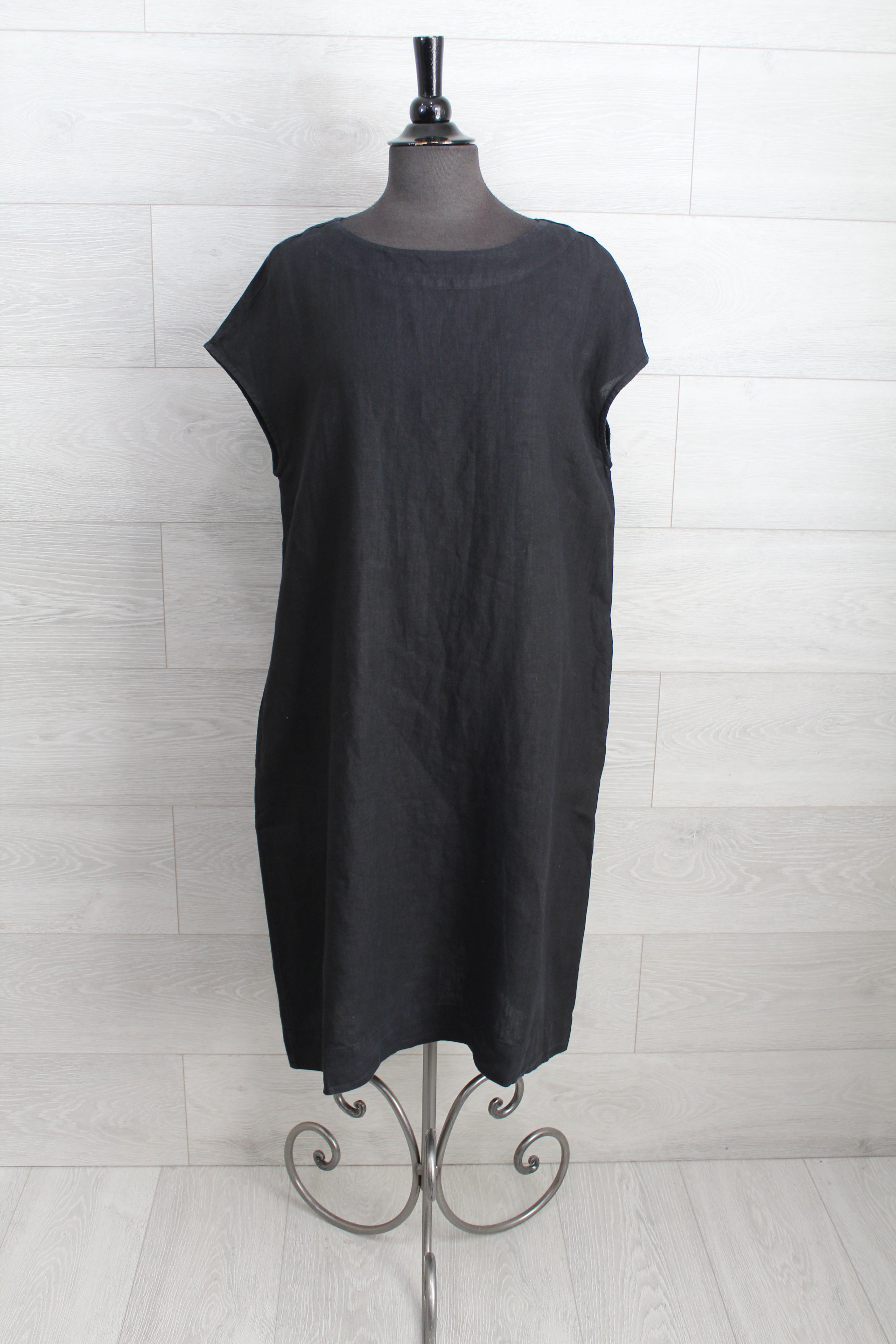 Bryn Walker Light Linen - Ansley Dress S / Black / Light Linen by Bryn Walker Bryn Walker Light Linen - Ansley Dress S / Black / Light Linen by Bryn Walker